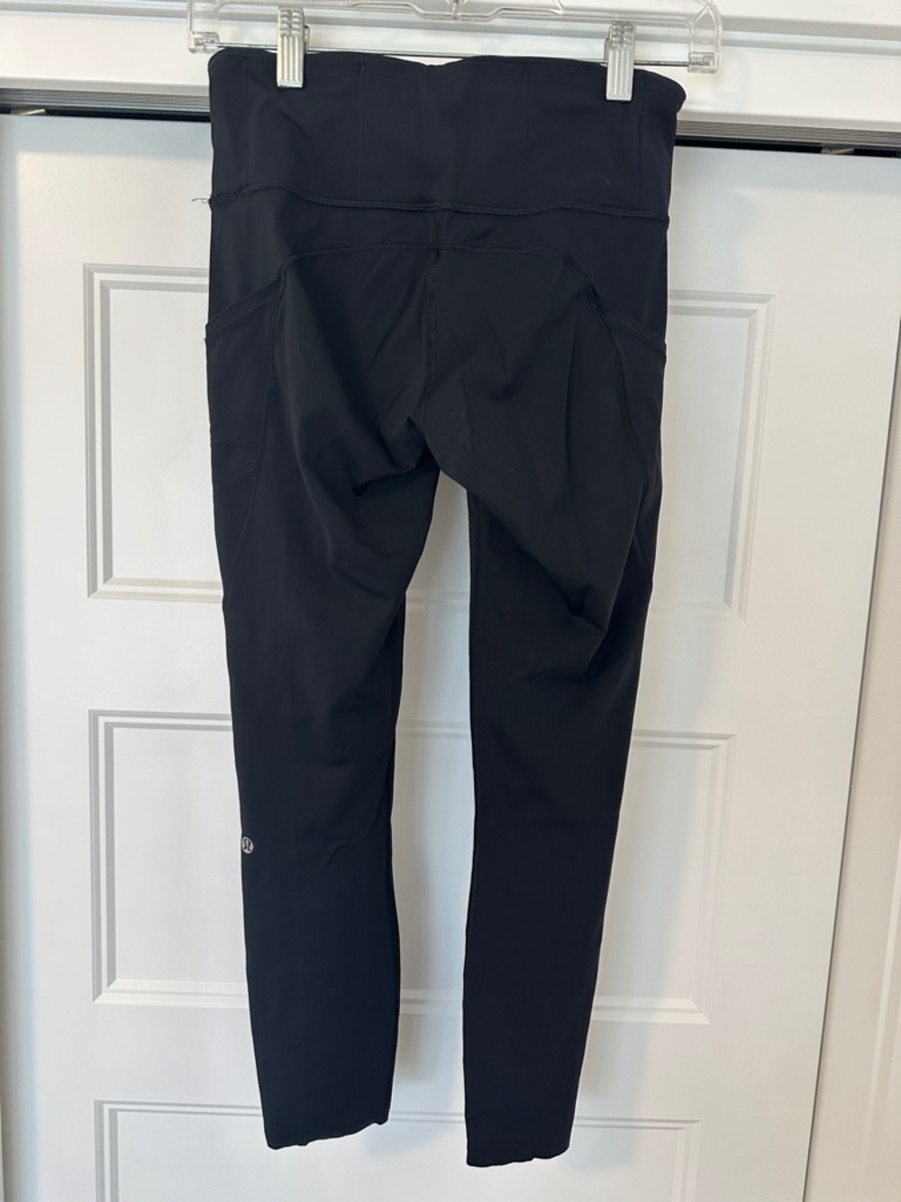 Lululemon  High-Waist Pocket Leggings side pocket . Size tag missing but size 4 - Picture 2 of 4